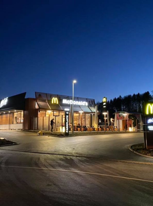 McDonald's Restaurant Überlingen bei Nacht